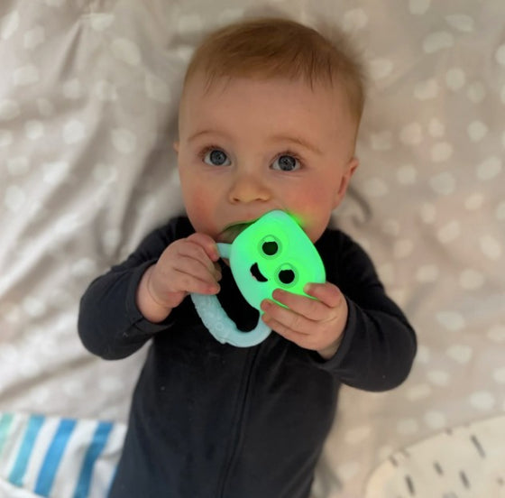Hochet lumineux Blair Glo Pals – jouet sensoriel bébé 6 mois et plus