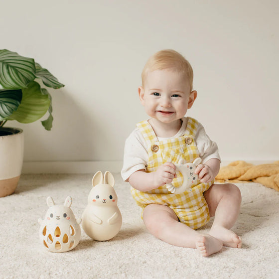 Hochet lapin en silicone Tiger Tribe – jouet d’éveil bébé