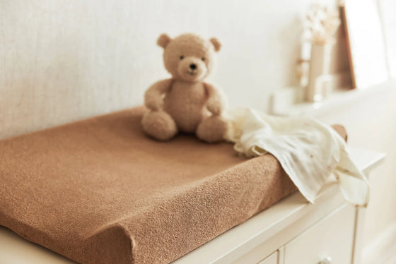 Housse de matelas à langer en éponge coloris Biscuit Jollein – douce et absorbante pour bébé