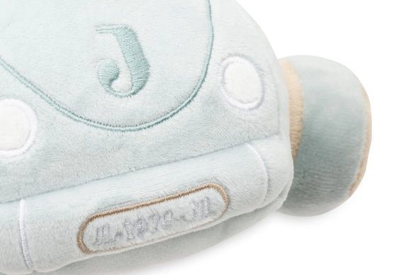 Jouet d’activités bébé en forme de voiture en velours bleu – peluche d’éveil sensoriel avec clé amovible, collection On The Go Jollein