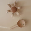 Jouet de bain Mushie silicone roue à eau beige confettis avec louche