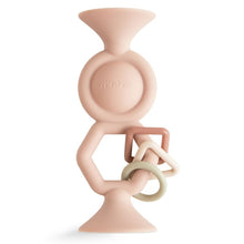  Jouet ventouse HexaPop Mushie blush en silicone avec anneaux sensoriels