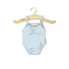  Justaucorps bleu ciel en lycra pour poupées Gordis Minikane suspendu sur cintre