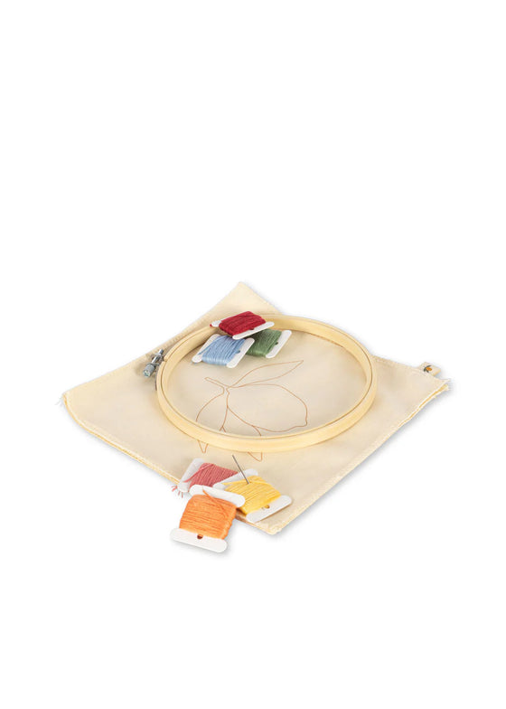 Kit de broderie enfant avec tambour et fils colorés Konges Slojd