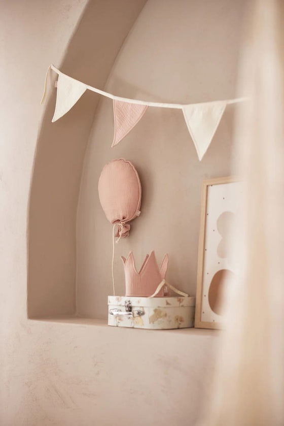 Guirlande fanions en tissu rose Jollein pour décorer chambre bébé ou enfant.