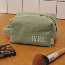  petite trousse de toilette Mini Paulette personnalisable amande Petit Picotin – format mini idéal pour bébé et maman