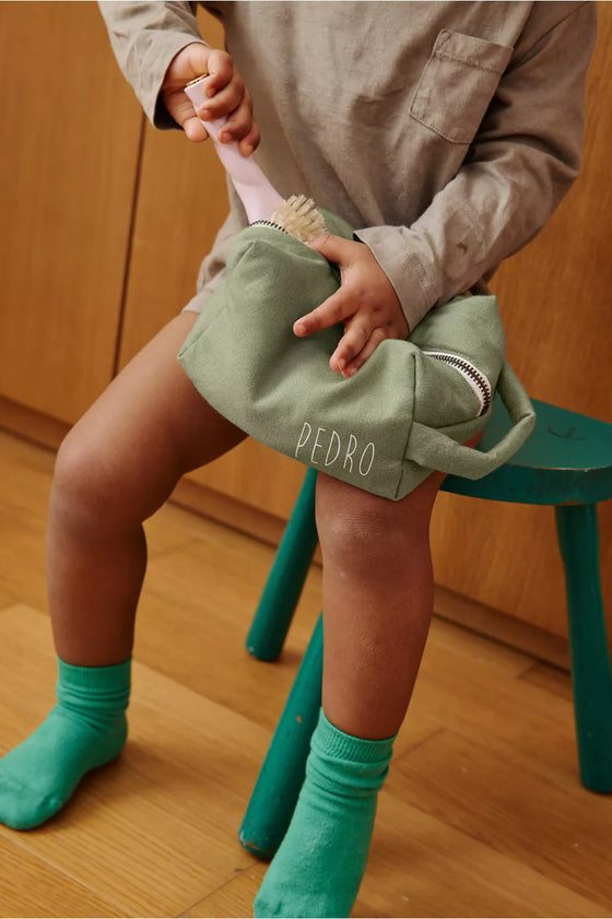 petite trousse de toilette Mini Paulette personnalisable amande Petit Picotin – format mini idéal pour bébé et maman