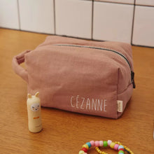  petite trousse de toilette mini Paulette personnalisable bois de rose Petit Picotin – format mini idéal pour bébé et maman