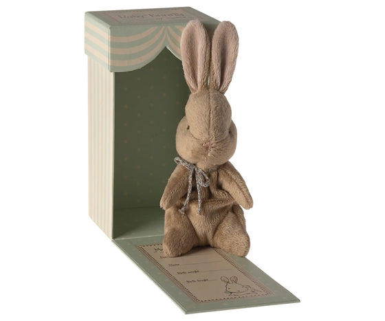 Doudou lapin Maileg My First Bunny avec sa boîte cadeau vintage