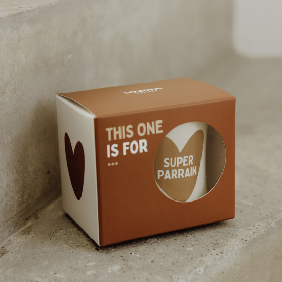 mug en céramique super parrain beige avec cœur caramel – cadeau parrain original