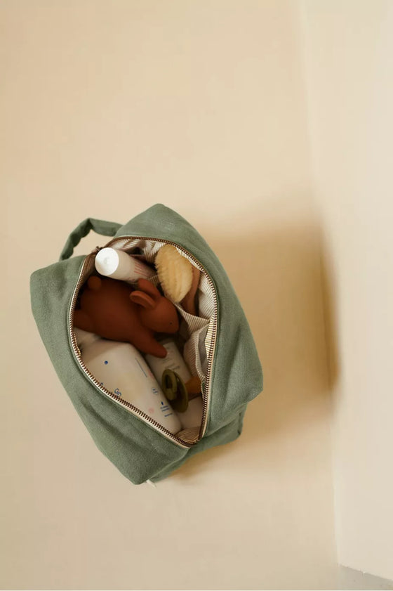 trousse de toilette Paulette personnalisable olive Petit Picotin – grande trousse bébé et enfant avec prénom