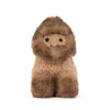 Peluche Amuseables Peanut Yeti Jellycat en forme de cacahuète avec costume de yéti marron, douce et moelleuse