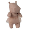 Peluche hippopotame rose en lin avec jupe Maileg Safari Friends