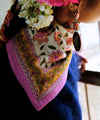 Petit foulard Berry Pink Bëllemme – vue portée