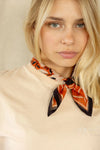 Foulard Apaches Collections Daisy Bombay – imprimé floral terracotta & bleu marine