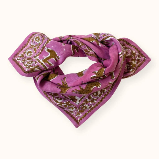 Petit foulard Manika Bengale Fuchsia Apaches Collections.