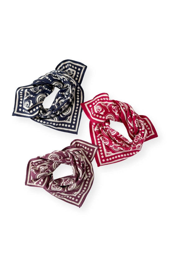 Petit foulard Manika Wonderful Navy Apaches Collections en coton - Accessoire mode enfant et adulte