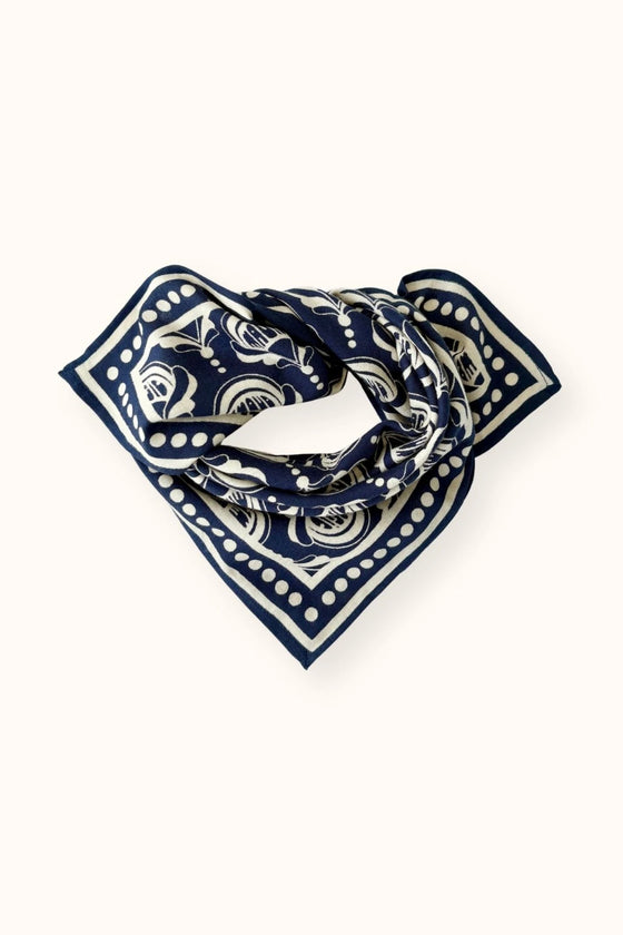 Petit foulard Manika Wonderful Navy Apaches Collections en coton - Accessoire mode enfant et adulte