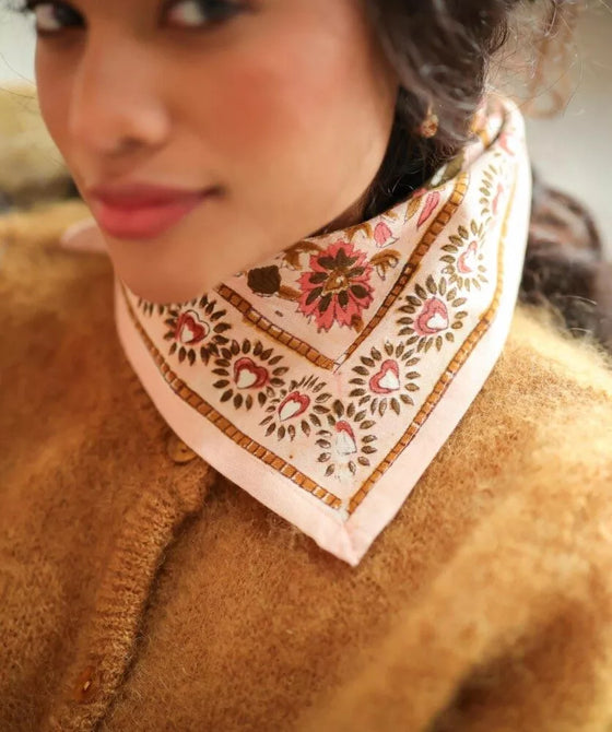 Foulard Mina rose poudré Bellemme – foulard fleurs coton, accessoire cheveux et cou femme et enfant