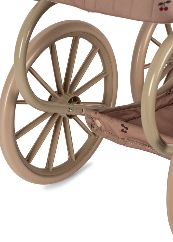 Petit landau pour poupée motif Cherry Blush matelassé – Konges Sløjd