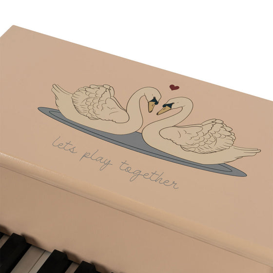 Petit piano en bois pour enfant, Swan, Konges Slojd.