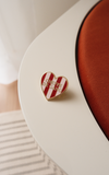 Pin’s cœur rayé rouge et rose “Cheffe de Gang” – accessoire mode et message puissant pour femme – Breizh Club