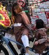 Poncho de pluie Damier beige et marron pour enfant et adulte, look matchy matchy, fabriqué en Europe, 100% recyclé, Poule Party.