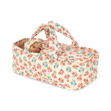  Poupée bébé Léa dans son couffin fleuri – Konges Sløjd Lumina