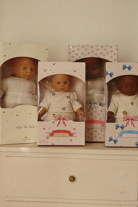 Poupée Billie avec tétine et pyjama Lemon – Konges Sløjd