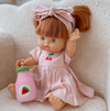 Robe Chloé et nœud pour poupée – Cerise rose poudré Salli Collective