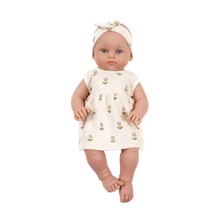  Robe Faustine sans manches en éponge imprimé fleurs douces avec headband pour poupées Bambinis Minikane
