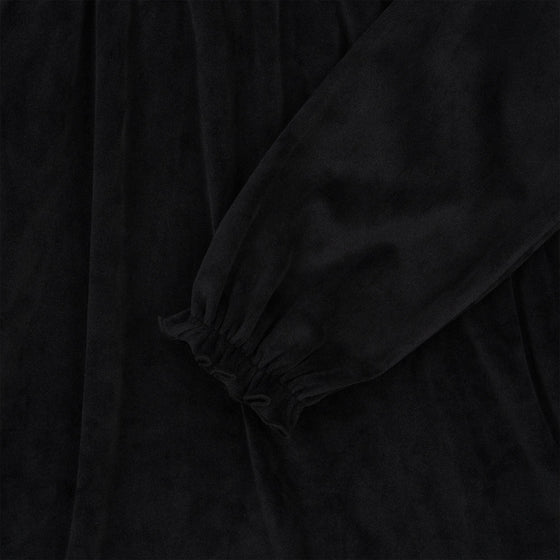 Robe Venola en velours noir et col Claudine en dentelle, marque Konges Slojd.