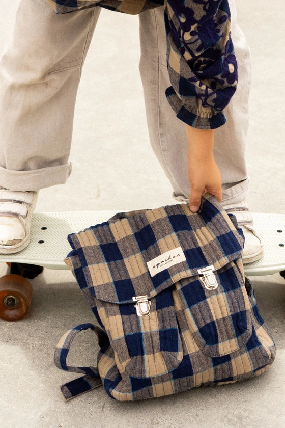 Sac à dos enfant Suji Khadi carreaux navy Apaches Collections – coton matelassé bleu