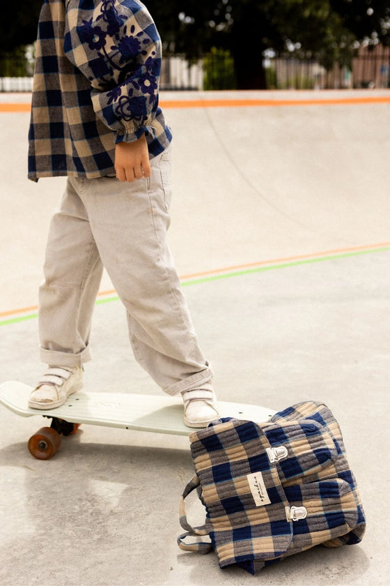 Sac à dos enfant Suji Khadi carreaux navy Apaches Collections – coton matelassé bleu