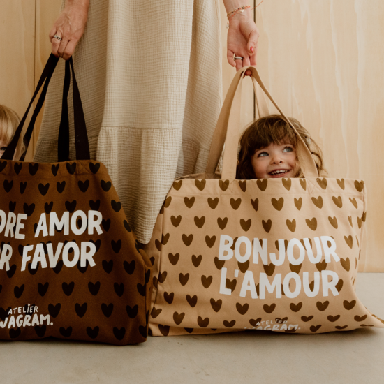 sac cabas XL Atelier Wagram Bonjour l'amour motif cœurs