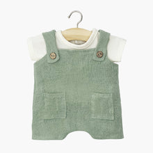  Salopette Antonin vert sauge en gaze de coton avec t-shirt écru pour poupées Babies Minikane