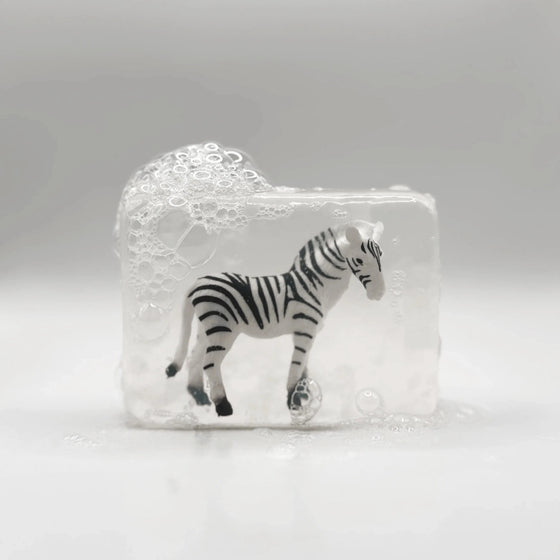 Savon transparent pour enfant avec figurine zèbre surprise à l’intérieur