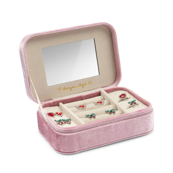 Coffret bijoux enfant Konges Slojd boîte rose ouverte avec bijoux fantaisie