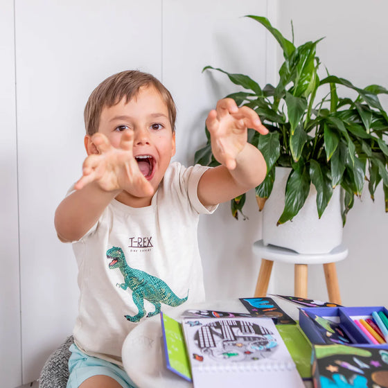 Set de coloriage Dinos dans l’Espace Tiger Tribe pour enfants – Ma Biche concept store