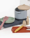 Set dînette en silicone pour enfant – jouet imitation cuisine Minikane.