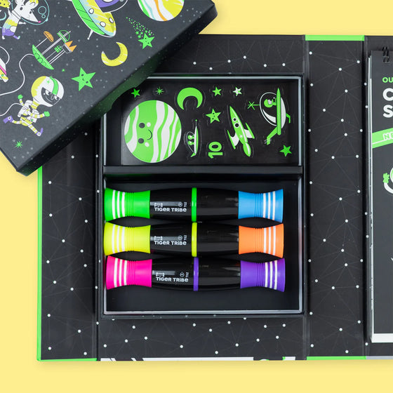 Set de coloriage fluorescent Outer Space Tiger Tribe pour enfants – Ma Biche concept store