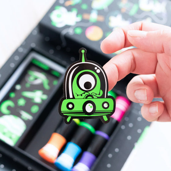 Set de coloriage fluorescent Outer Space Tiger Tribe pour enfants – Ma Biche concept store