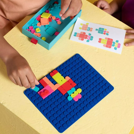 Jeu créatif SiliPop Mosaic Art bleu Super Petit avec tuiles colorées en silicone à assembler