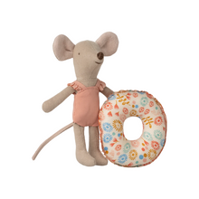  Souris Maileg Petite Sœur avec bouée à fleurs – jouet textile 11 cm
