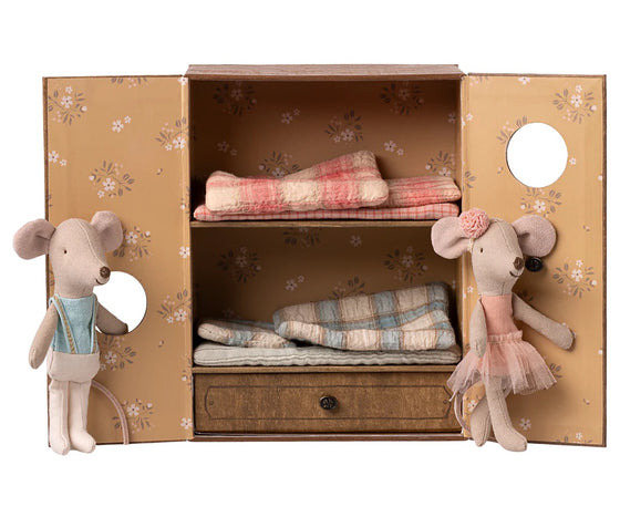 Studio de danse Maileg avec petite sœur et petit frère souris, miroir et barre de danse