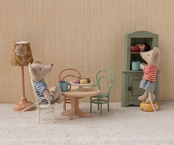 Table de salle à manger en bois Maileg – mobilier miniature pour maison de poupée