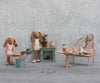 Table ovale en bois miniature Maileg pour maison de poupée