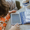 Tablette à dessin bleu nuit Kidydraw Mini Galaxie – Kidywolf, avec illustrations spatiales
