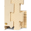 Tapis d’éveil Lemon Konges Sløjd en mousse EVA, composé de 16 pièces. Un espace de jeu confortable de 115 x 115 cm, adapté dès la naissance.
