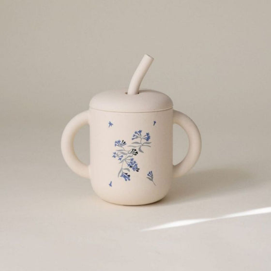 Tasse à paille Mushie Lilac Flowers en silicone avec poignées pour bébé